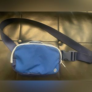 ⭐️NWT Symphony Blue/Night Sea color lululemon belt bag